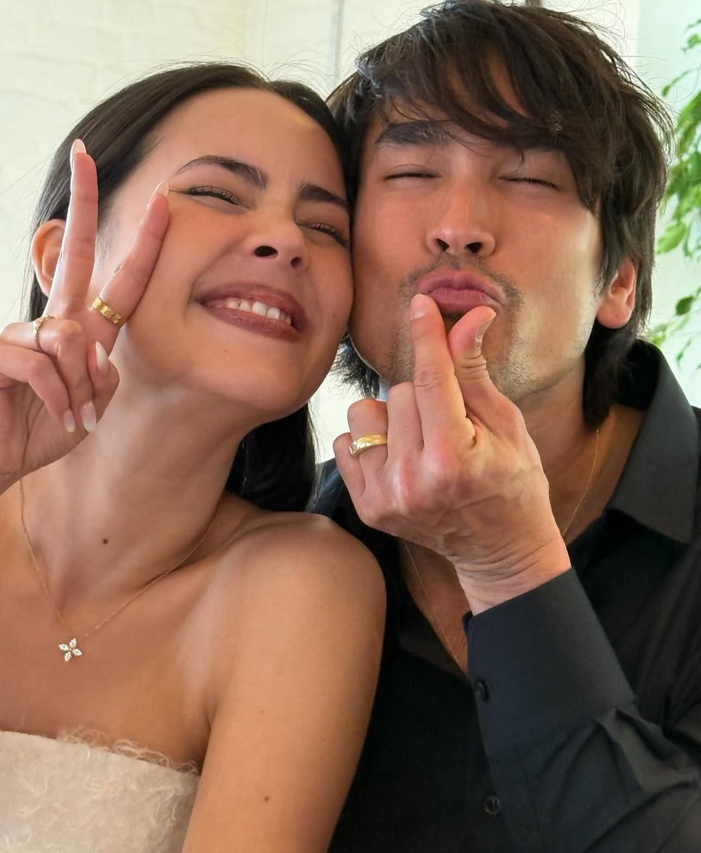 UnderbedDara's tweet photo. ความสวีทนี้ เห็นมาหลายปีแล้วก็ยังไม่ชินนนนน

ยังเจ็บไม่ชินสักที ฮืออออ เค้าหวานกันมากกกก เค้ารักกันมากกก

#ใต้เตียงดารา #ณเดชน์ญาญ่า https://t.co/MsZFmYUPpI