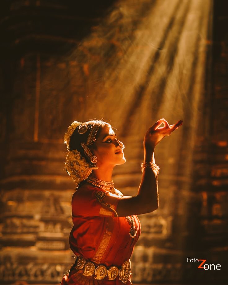 "Truth is like the sun. You can shut it out for a time, but it ain't going away..." Just as d sun can't be hidden indefinitely, no matter how much we try to block with clouds or shade, truth too can't be hidden forever. Jai Suryadev!!🙏🚩#ReleaseSharmistha