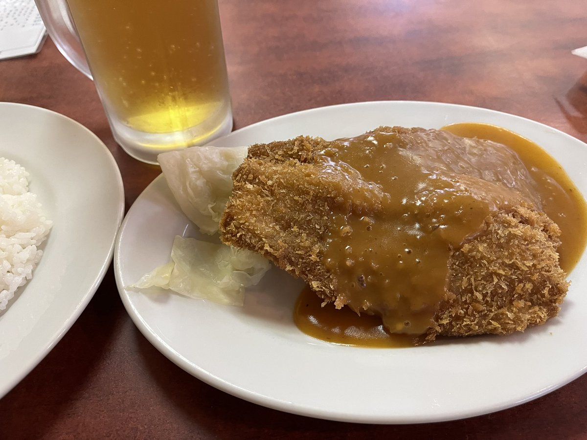 のっちさんから
教えてもらったお店

広島人は皆、このペラっペラな
トンカツで育った！と😲

確かに薄かったけど美味しかった！
しかも、これで480円‼️

でも、ステーキやすき焼きもメニューに
あってどれも美味しそうだったなー

#肉のますゐ
