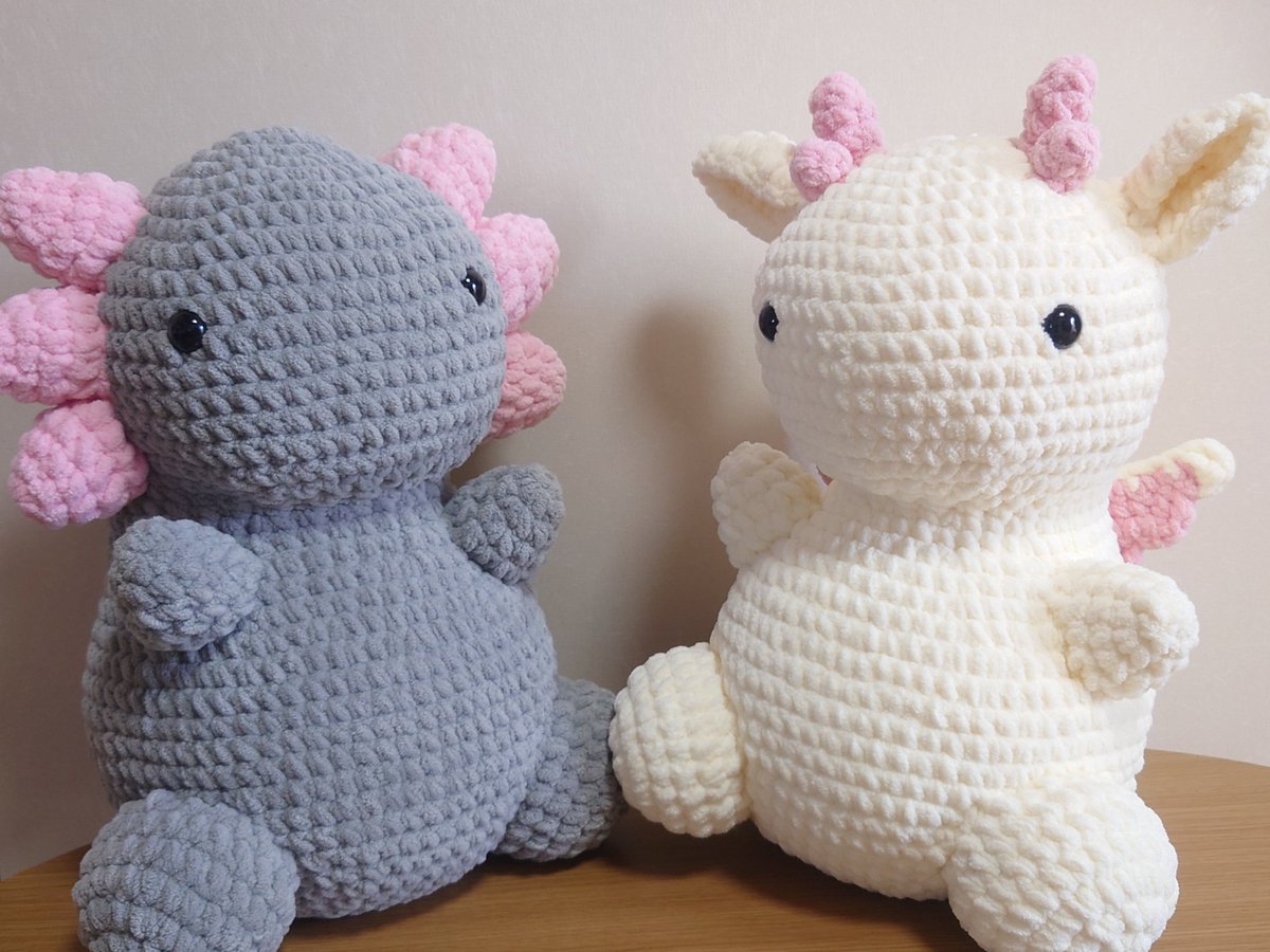 roa_handmade_'s tweet photo. ベビードラゴン編みぐるみ

使用毛糸
ダイソー　ブランケットヤーン
　　　　　アイボリー　9玉
ダイソー　ブランケットヤーン
　　　　　ピンク　1玉
かぎ針10号
差し目18mm https://t.co/6wqUjWbxN9