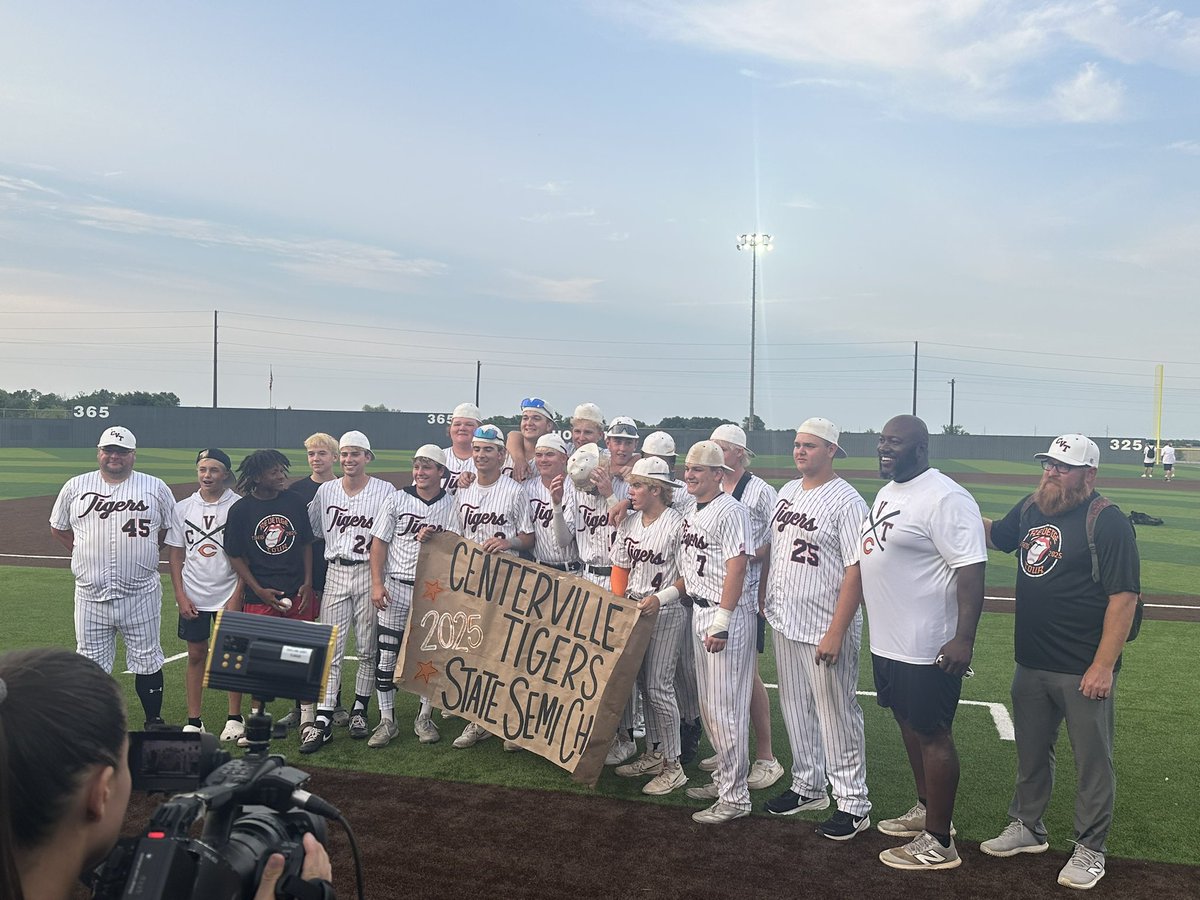 TheJakeWeese's tweet photo. Final: Centerville wins 1-0 over Schulenburg. https://t.co/fkdOrGqXaO
