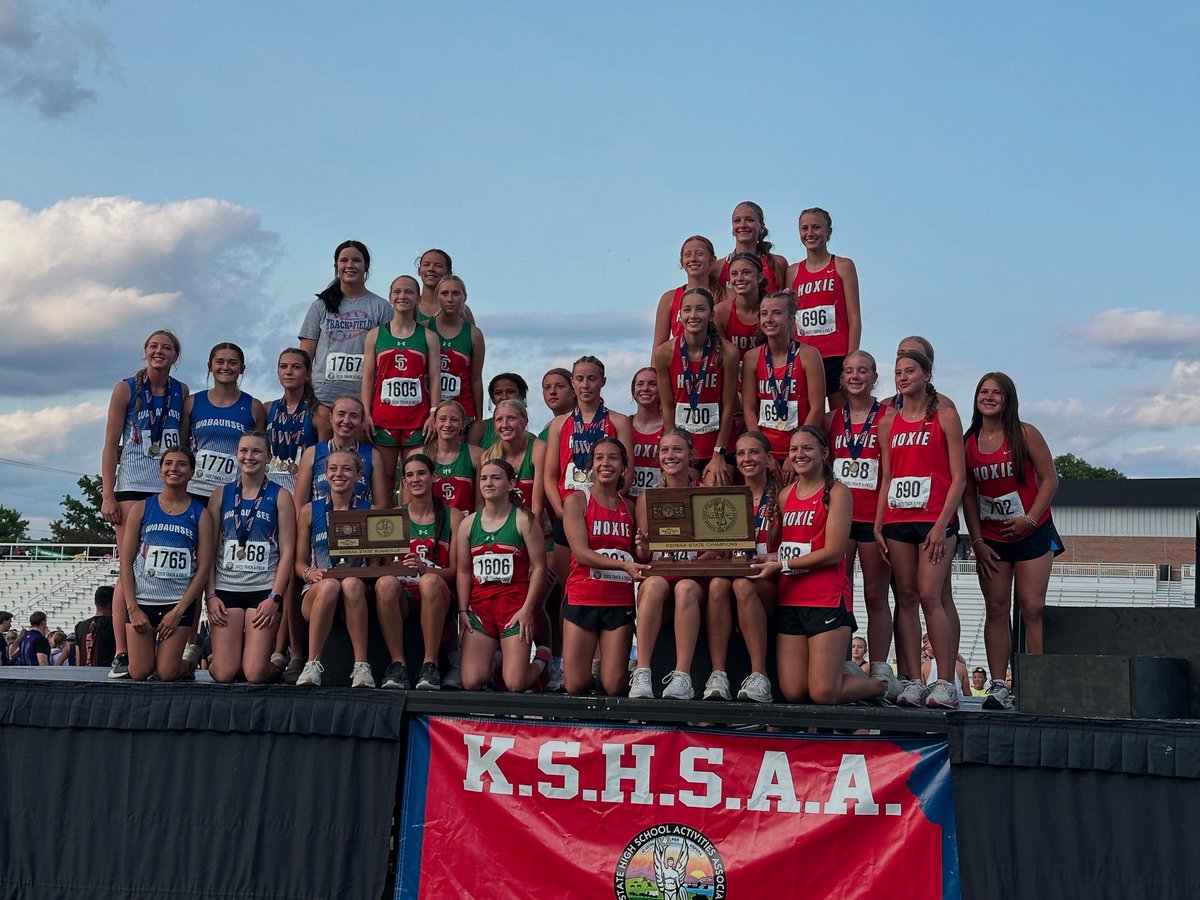 TrackInKansas's tweet image. 2025 2A Girls State Track and Field Team Champions 🥇

1st - Hoxie
Tied for 2nd - Smith Center &amp;amp; Wabaunsee