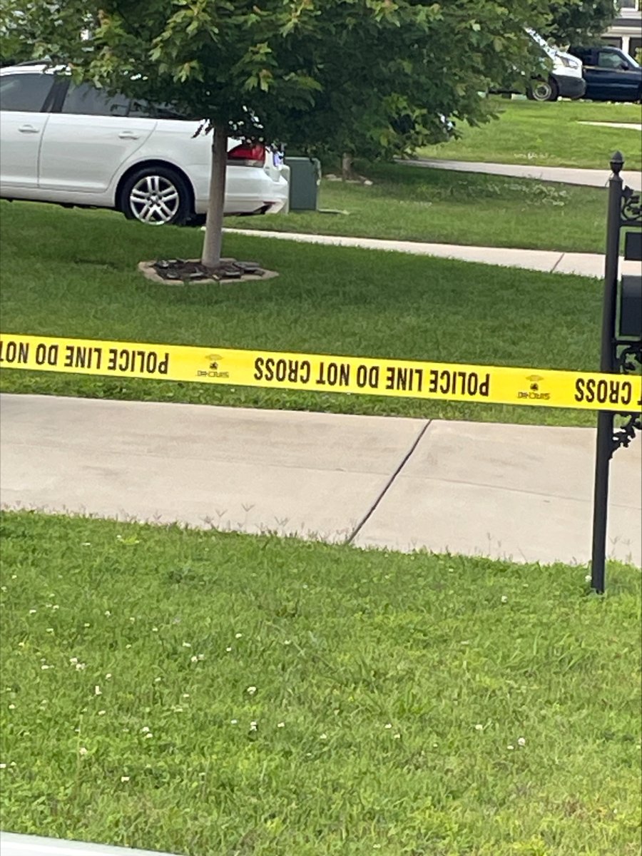 #BREAKING One dead, another in custody after Columbia shooting. bit.ly/4kfwxPz