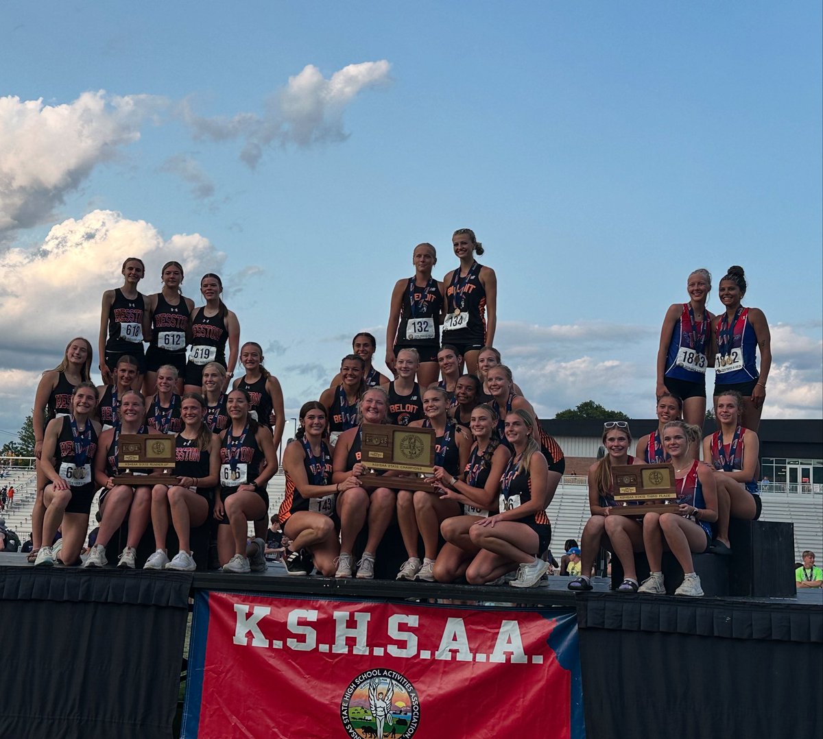 TrackInKansas's tweet image. 2025 3A Girls State Track and Field Team Champions 🥇

1st - Beloit
2nd - Hesston
3rd - Wellsville