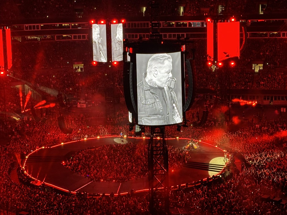 MarkTurc's tweet image. Pantera and Metallica tonight in Charlotte! Wish you were here @MesaSean!