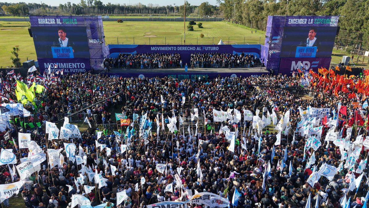 Histórico acto de Axel en La Plata "Hoy nos ponemos en movimiento y cada vez somos más".
🇦🇷🇦🇷🇦🇷🇦🇷