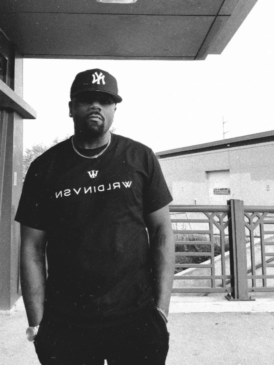 THEARTISTJM tweet media