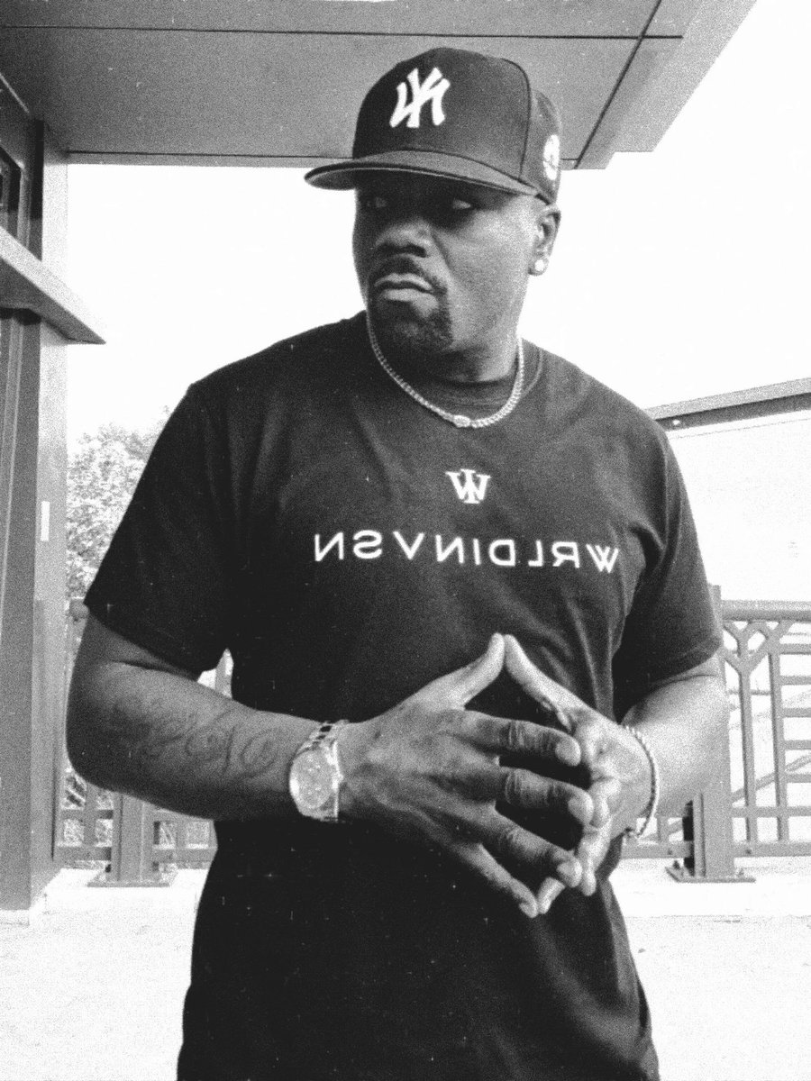 THEARTISTJM tweet media