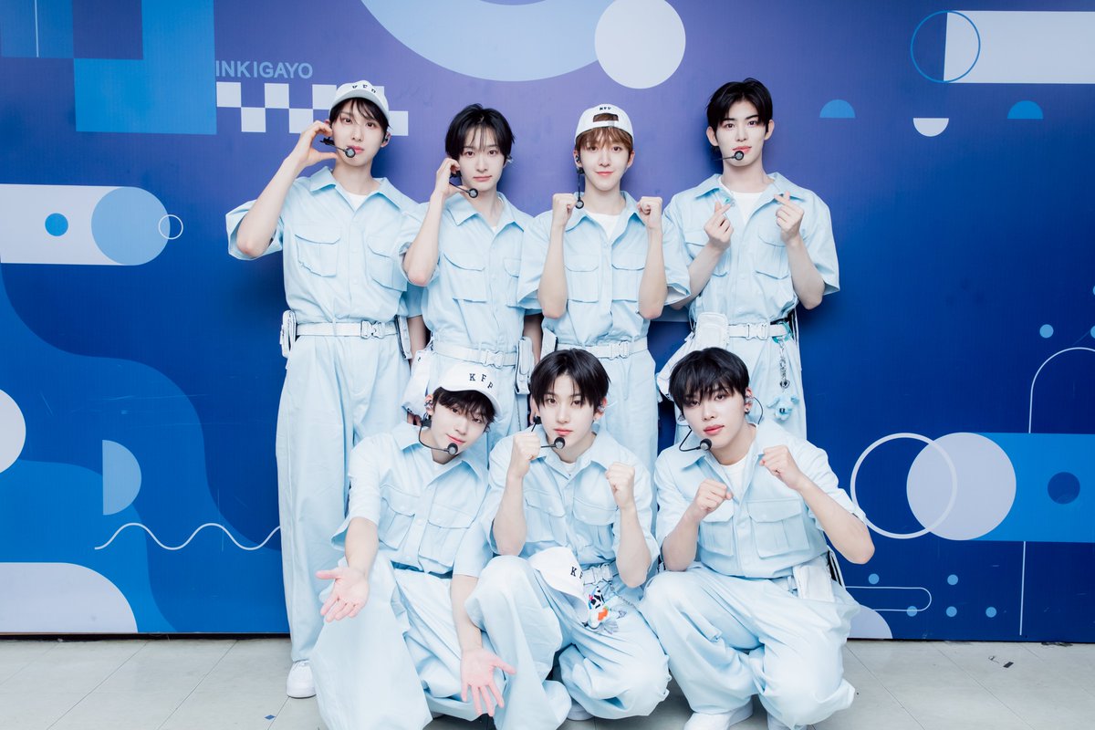 kpop_sbs's tweet photo. [👔] 250601 #착장인가

잠시 후 오후 12시 35분!
#인기가요 에서 만나요💗

#킥플립 #KickFlip #제끼자 #Skip_It @kickflip_jype https://t.co/5hwLaubqH6