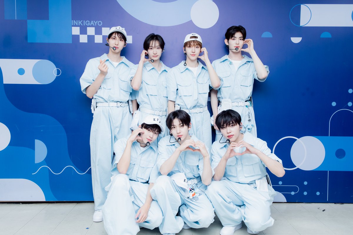 kpop_sbs's tweet photo. [👔] 250601 #착장인가

잠시 후 오후 12시 35분!
#인기가요 에서 만나요💗

#킥플립 #KickFlip #제끼자 #Skip_It @kickflip_jype https://t.co/5hwLaubqH6