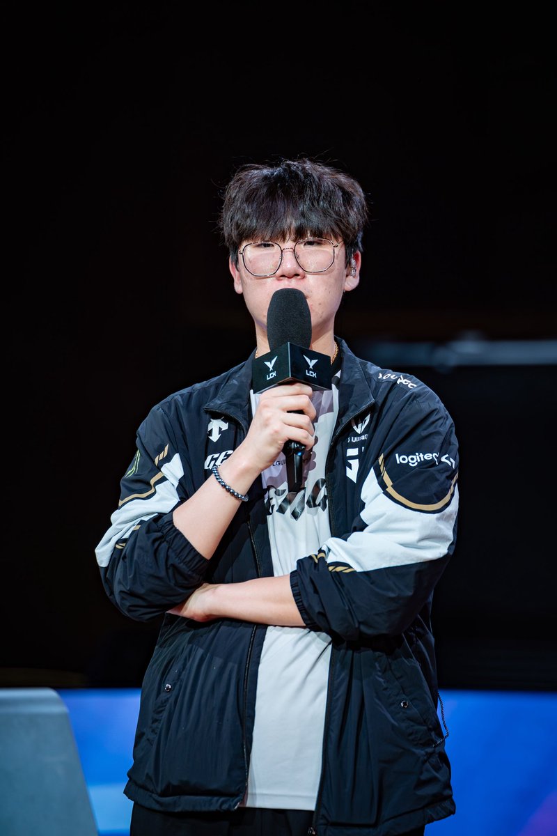250529 vs KT flickr 룰러

POM🐶
#룰러 #ruler

🔗flic.kr/s/aHBqjCg7aX