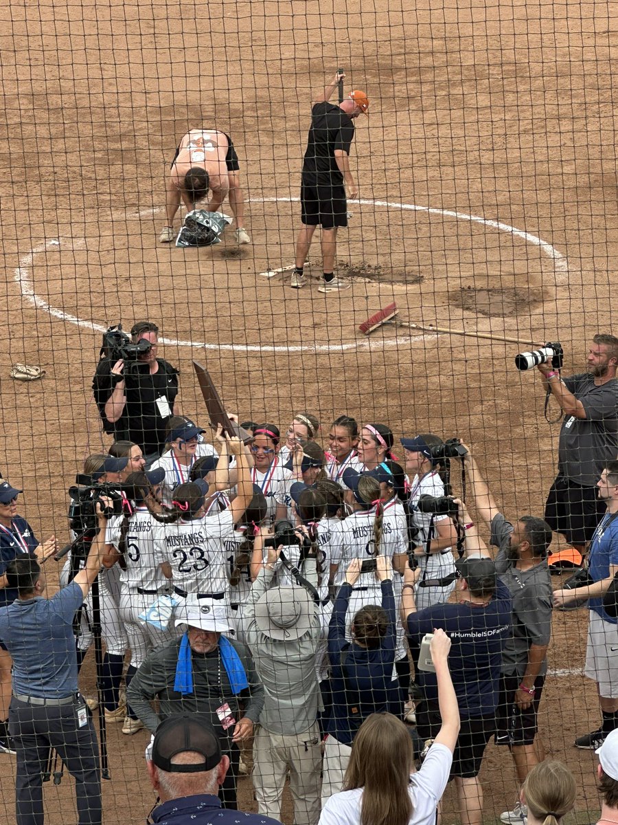 Donnie Bodron (@bodrondonnie) on Twitter photo What a day for Humble ISD! Kingwood Girls Softball wins the State Championship and we have Kingwood Baseball, Kingwood Park Baseball and Atascocita Baseball win the State Semi-Final Games to advance to Round Rock next weekend!!! <a href="/HumbleISD/">Humble ISD</a> <a href="/HumbleISD_Ath/">Humble ISD Athletics</a> #Amazing What a day for Humble ISD! Kingwood Girls Softball wins the State Championship and we have Kingwood Baseball, Kingwood Park Baseball and Atascocita Baseball win the State Semi-Final Games to advance to Round Rock next weekend!!! <a href="/HumbleISD/">Humble ISD</a> <a href="/HumbleISD_Ath/">Humble ISD Athletics</a> #Amazing