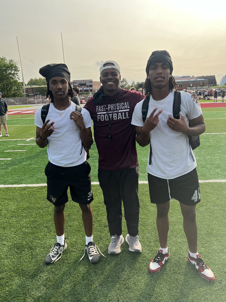 calvinramseur10's tweet image. Had a good time @ConcordFootball thank you @CoachDylanQuick for the invite!!
@GldLionFootball @Coach_DWhitney