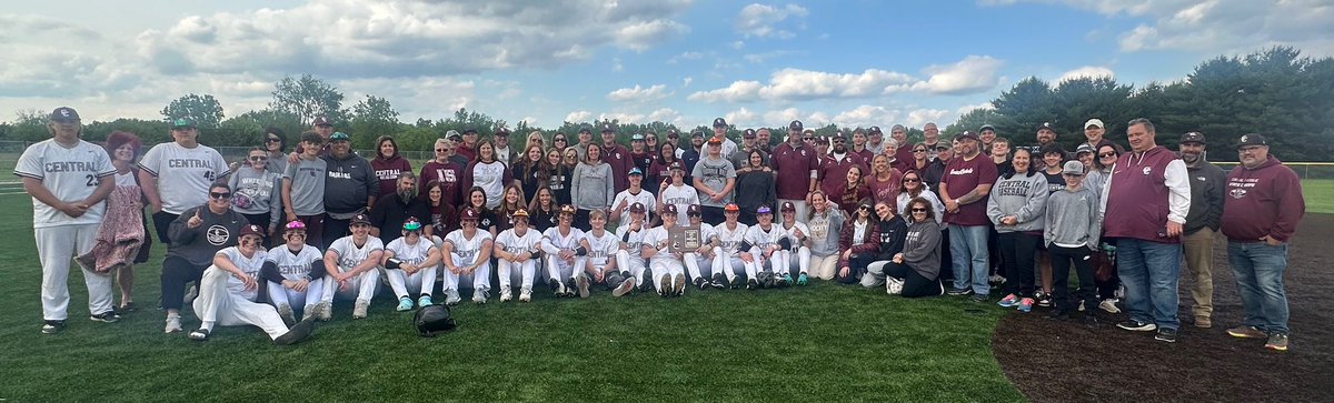 BibeyLance's tweet photo. Great couple days- counting our blessings! Seeing 4 unbelievably talented and tough seniors at their baccalaureate mass and a Regional ⚾️ W. Super 48 hours. I’m a lucky guy. https://t.co/5hEED5I9BN