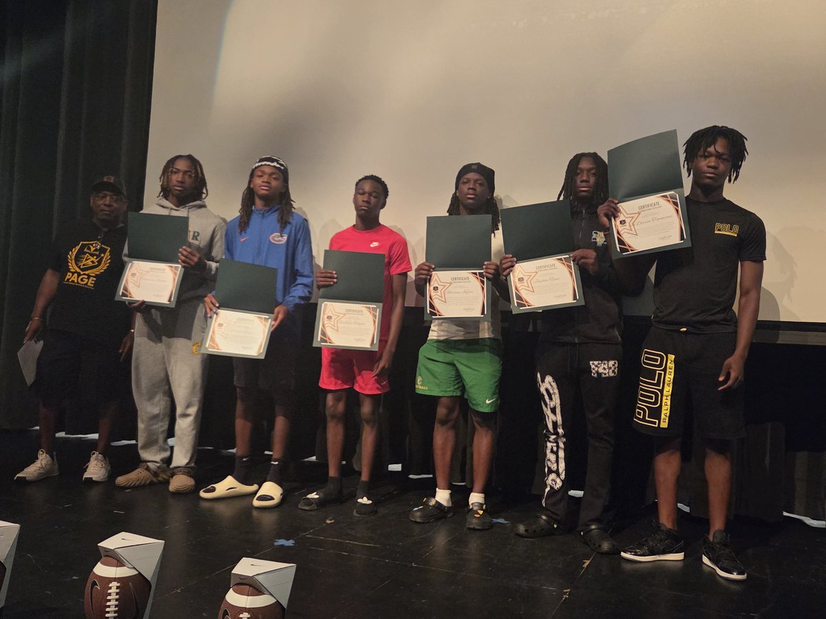 Rockette_Rogers's tweet image. Great Student-Athlete Workshop hosted by Page Foundation on today: academics, graduation requirements, awards, and etc..
@Carver_FB