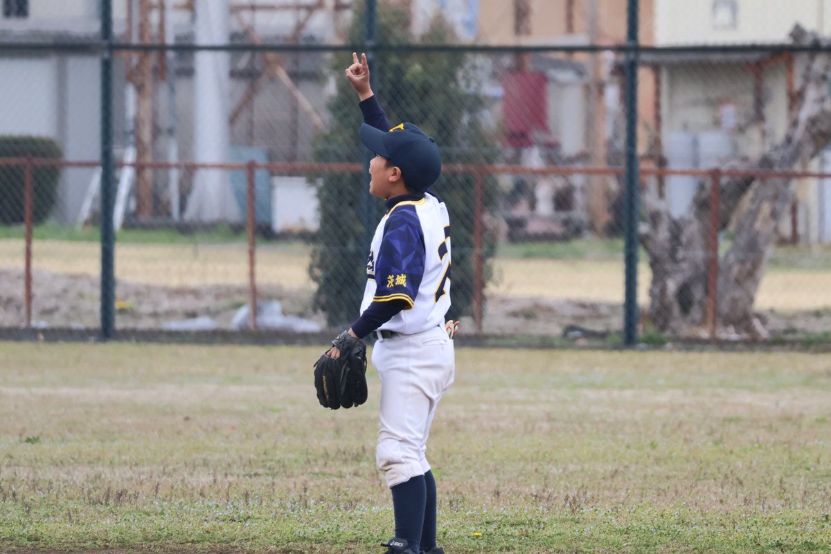 USHIKUSOUTH2015's tweet photo. 【練習試合】
4/6（日）🆚つくばね柿岡さん
時々小雨が降る中、2試合させていただきました。
つくばね柿岡さん、ご準備から運営まで本当にありがとうございました。
また是非よろしくお願いします。
牛久サウスBBCではいつでも見学、体験を受け付けています。気になる方は是非！
＃牛久サウスBBC https://t.co/ISAZWhBzTe