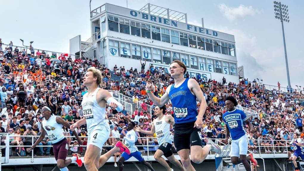 Logan Smallwood finishes his season as the state runner up in the 400 with a new PR of 49.26, lowering his own school record. His signature final push came up just .08 short of the win, but we are so proud of his efforts and his finish to such a special season!

📸 cred - PJStar