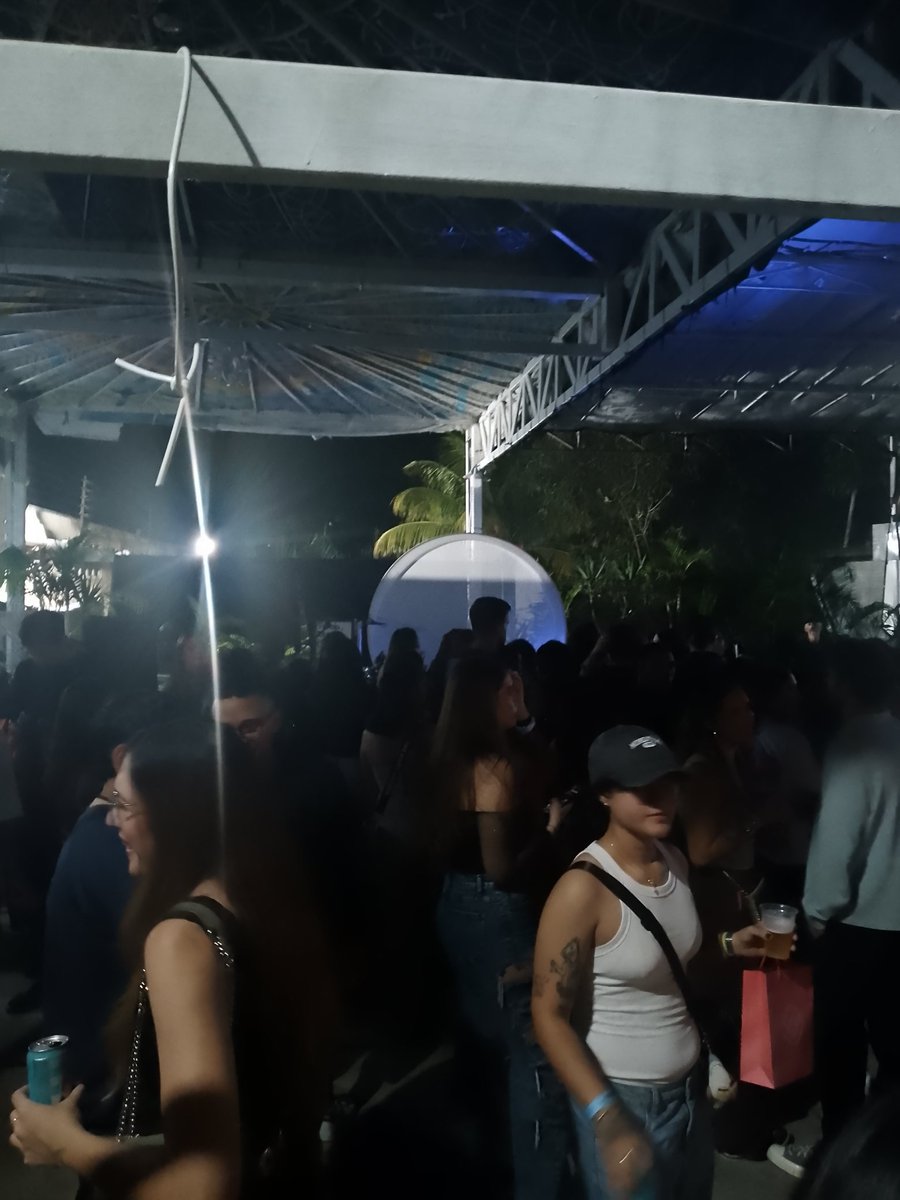 diegobrocolee's tweet photo. POV: Eres de Guacara y vienes a un sifri evento

Thx u @Room_Mov <3 https://t.co/XEGmzvmKT0