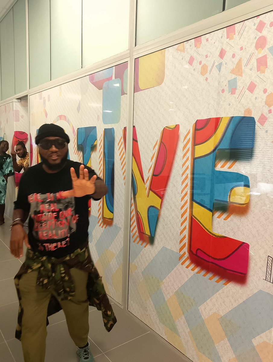 milez411's tweet photo. 5IVE! Owo marun fun eni kan. #30BG https://t.co/4HkZ0LNIPD