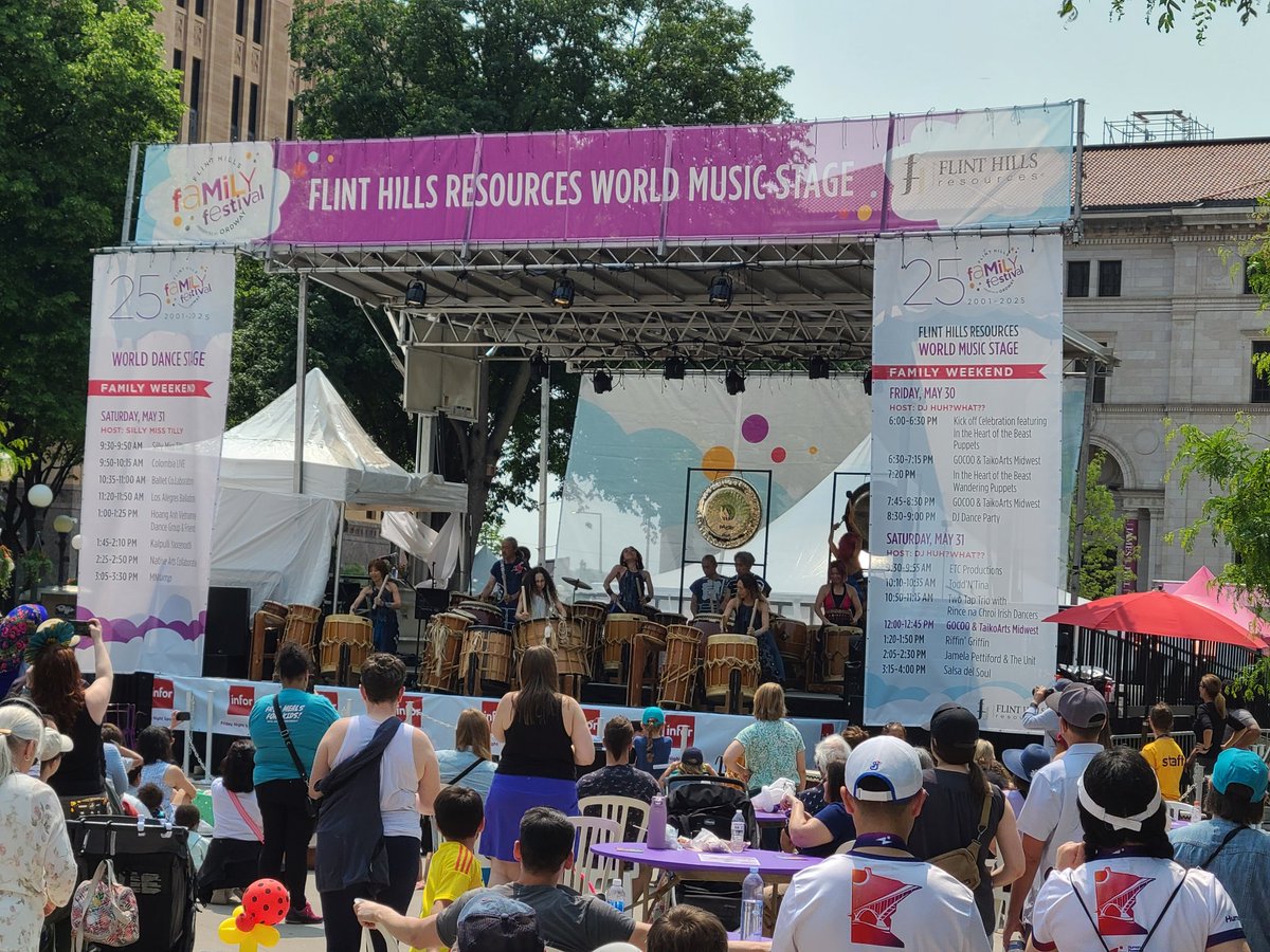 NicoleM_MN's tweet image. A perfect spring day enjoying a couple MN treasures...
Thanks @mndnr for the hatchery tour!
Our scout troop learned about the process from egg to stocking MN lakes + saw baby musky.
Then, a great time @TheOrdway Flint Hills Family Fest. Music 🎶, activities, & saw a great show!