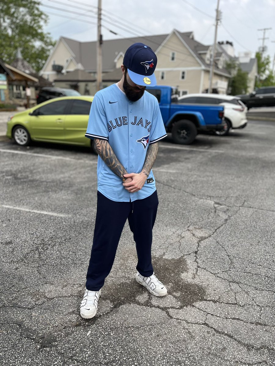 DatDudeCory's tweet image. Jersey/hat combo too cold 🥶🆗