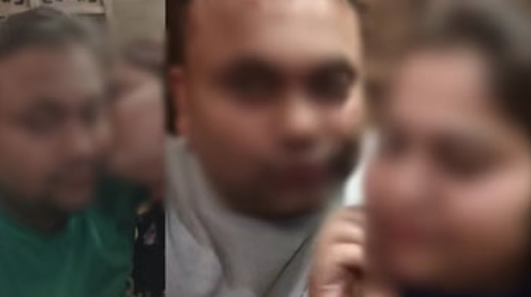 130 अश्लील वीडियो में तो पूरी फिल्म बन जाएगी

क्या ही कह सकते है, एक से बढकर एक कलाकार है!