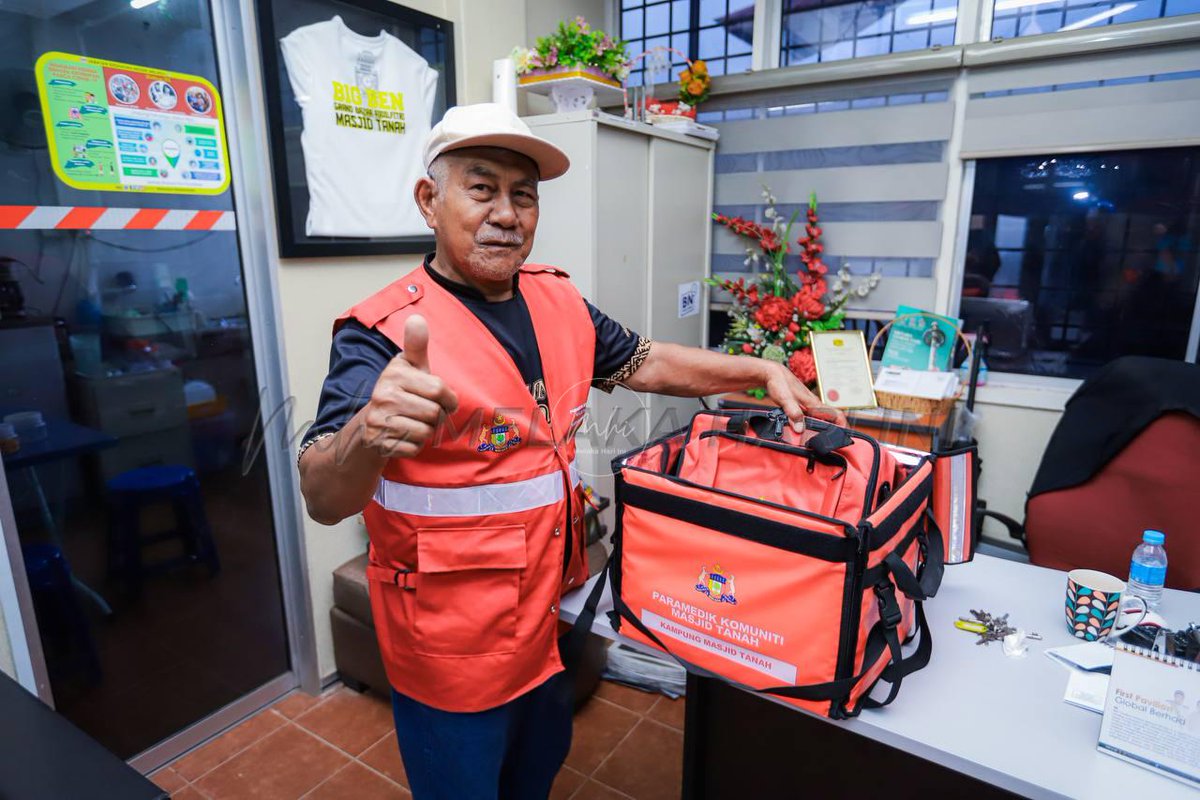 📣 Berita MHI : BEKAS KOMANDO SERTAI PARAKOM, BANTU MASYARAKAT SETEMPAT | LENDU 1 Jun &amp;#8211; Meskipun sudah bersara dari perhidmatan Angkatan&amp;hellip; 

 🔗 Selanjutnya : melakahariini.my/bekas-komando-….
