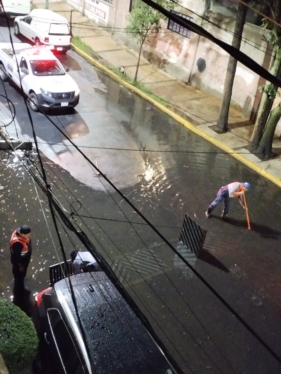 CEPCY13's tweet photo. @SEGIAGUA @TlalpanAl @relampagotlalp1 @TlalpanVecinos @ImagenTVMex Gracias https://t.co/yKe4m2Fcu7