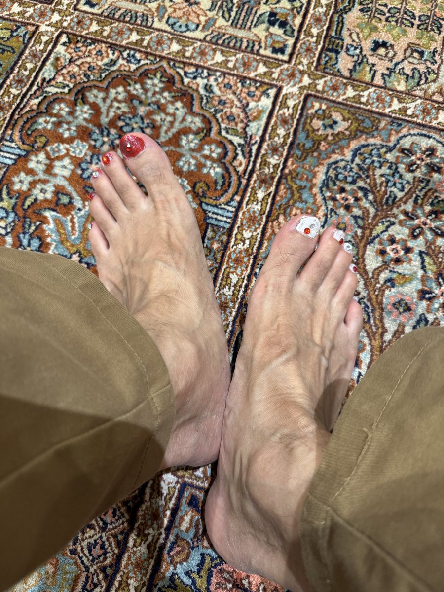 When grandchildren visit never get so absorbed in reading that you don’t pay attention to what’s happening to your toes.