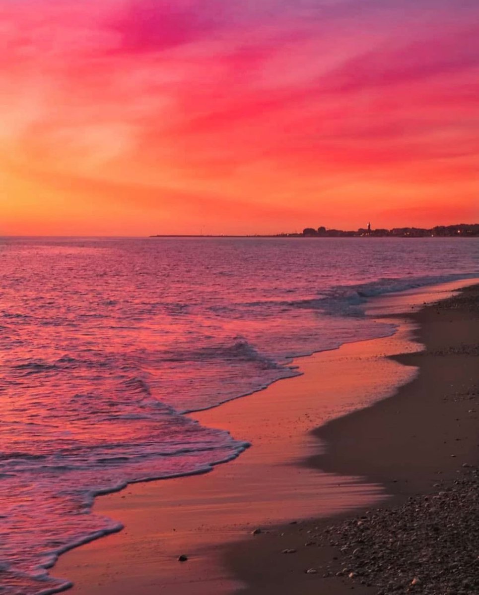 aestheticspost_'s tweet image. Ocean sunset