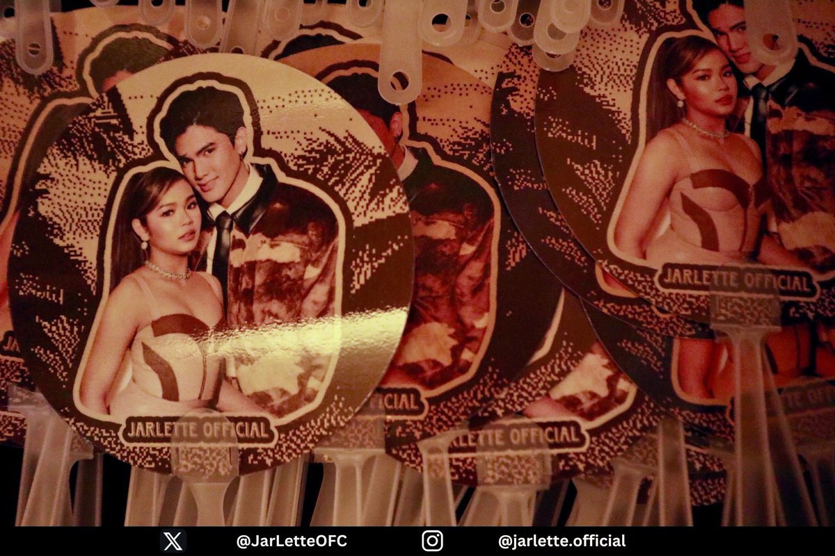 Hand fan

 #CallMeKolette #KoletteMadelo 
#JarLette