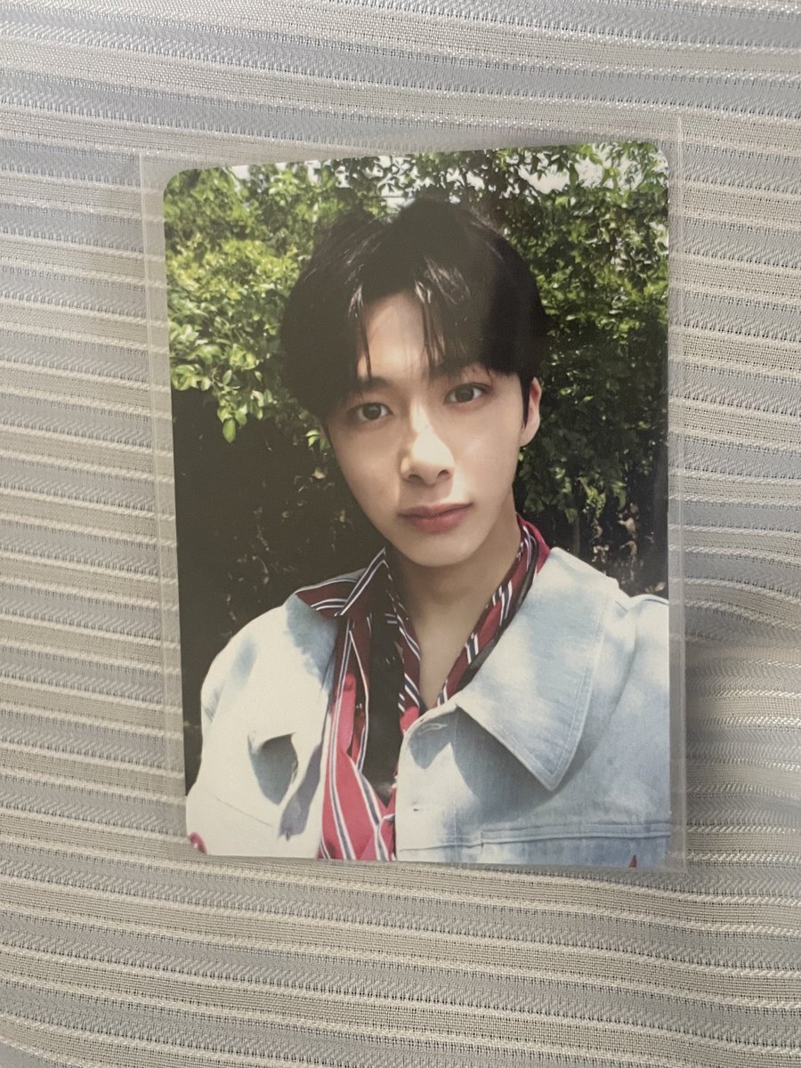 진짜 겁나 이쁨요 이번 랜포 형원 꼭 사시긔..♡