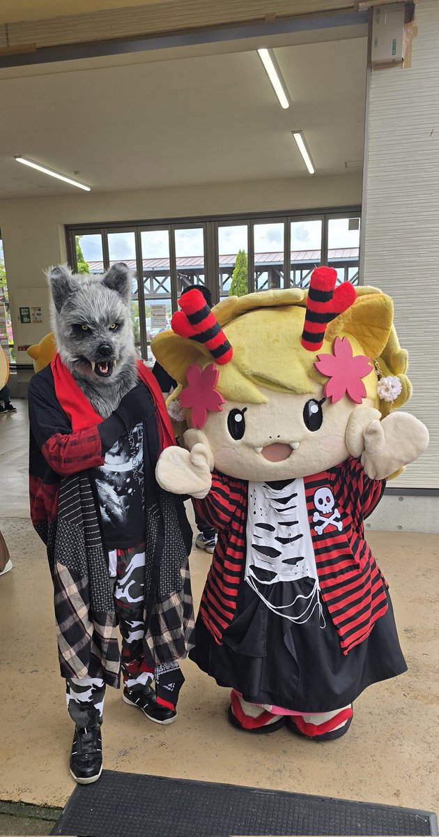 herogurijj's tweet photo. 動画は撮ってないけどウルフさんめっちゃめちゃ動けてた!!
さくらちゃんは聞く度に上手くなってて努力に脱帽┏〇゛
#最推しのユニット
#DRAGONRING
#朝津味saku爛漫フェス
#朝津味 https://t.co/d8kIavElJ2