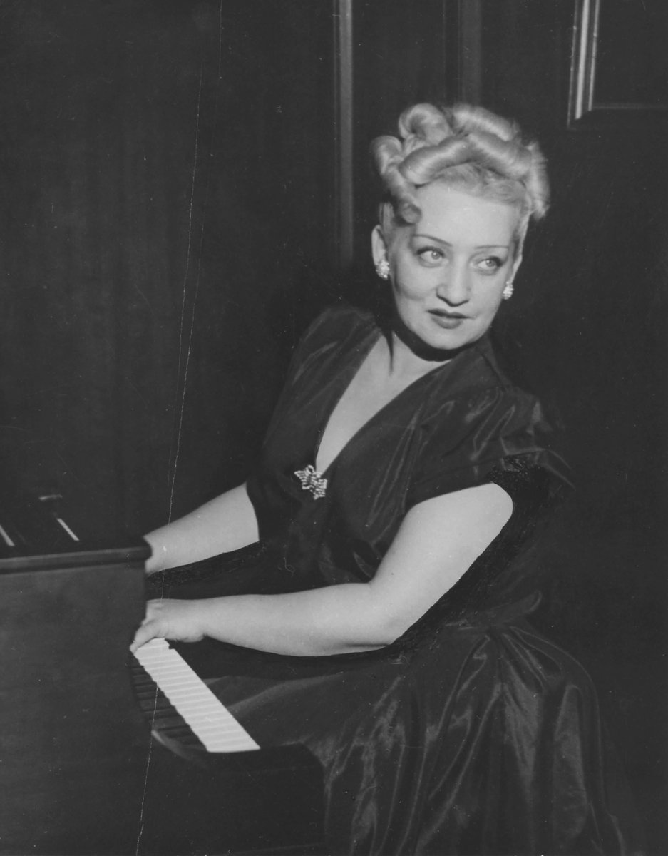 The remarkable Polish pianist Maryla Jonas (Jonasówna) was born May 31, 1911. Her life was marked by tragedy that she acknowledged gave her playing extra gravitas. An overview of her life &amp; her precious discography are linked in the comments, including her sublime Chopin mazurkas