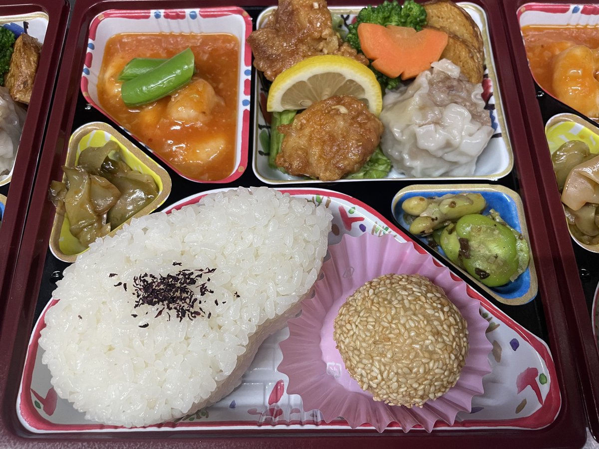 6/1日
昼夜共に通常営業です🈺

お弁当のご注文誠にありがとうございました😊
写真は1500円中華お弁当🍱です
前日までにご予約くださいませ(数が多い場合はお早めに)
その他遥か5000万年前からテイクアウトも充実しております🔥
お持ち帰りも是非ご利用下さいませ🍜

本日もご来店お待ちしております🍜