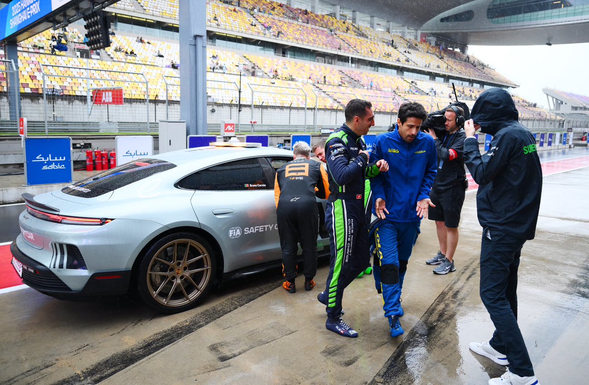 Lucas accosted by Buemi and the safety car police.