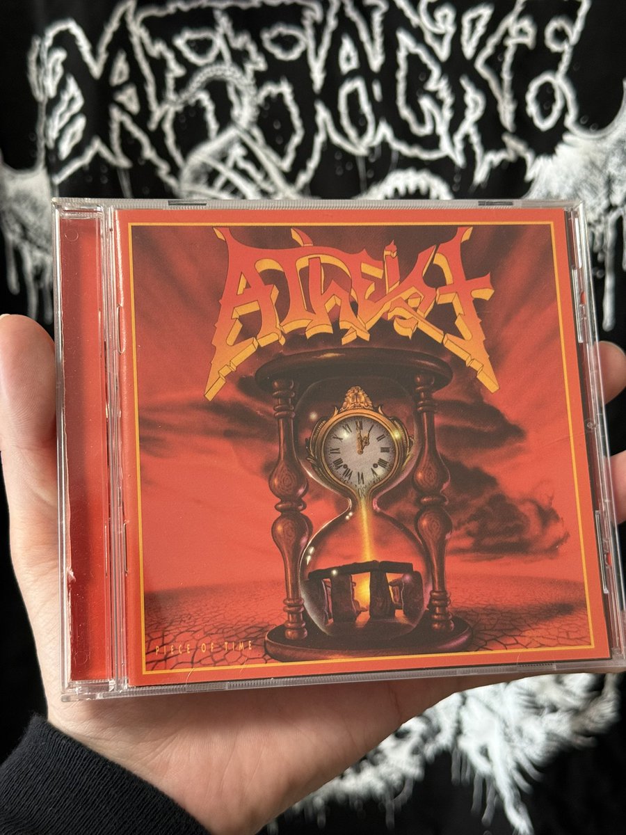 shishineko44225's tweet photo. #Nowplaying
#ATHEIST🇺🇸
#PieceOfTime
#PROGRESSIVEDEATHRASHMETAL
色々聴きたい💿はあるんですが、貴重な休みの今日はもう直ぐ来日するATHEISTから聴いていきたいと思いやす😽 https://t.co/L3L2cnlk66
