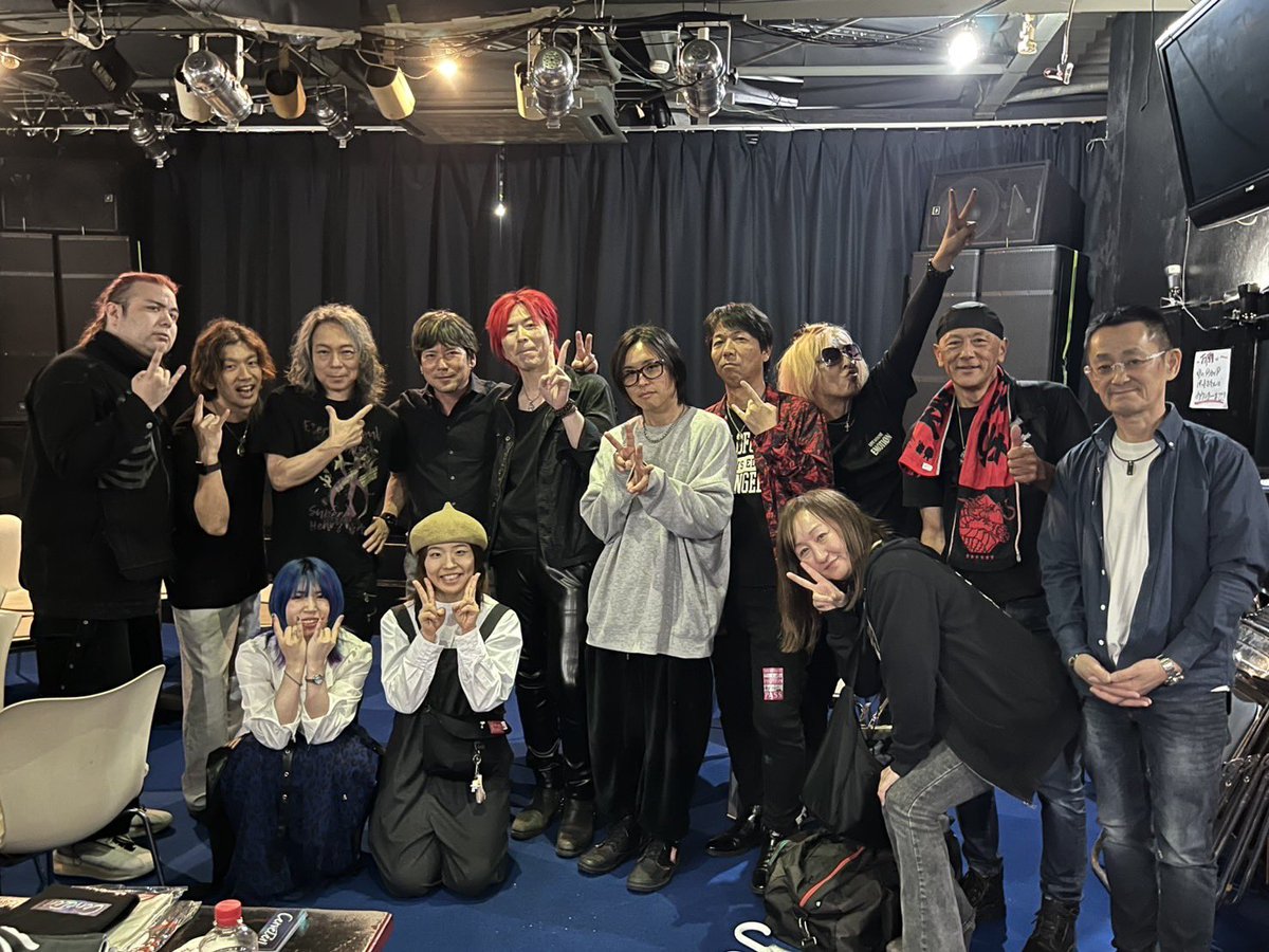 寺沢功一さんのLIVEにお邪魔させていただきました🙇セッションも2曲参加🙇
・kill the king
・into the arena
貴重なお時間ありがとうございました！
子供の頃に聴いたあのベースを生で聴けて…

お久しぶりのチェルベリも最高！
STEVIEさん、大塚澄生さんもお声掛けありがとうございました！