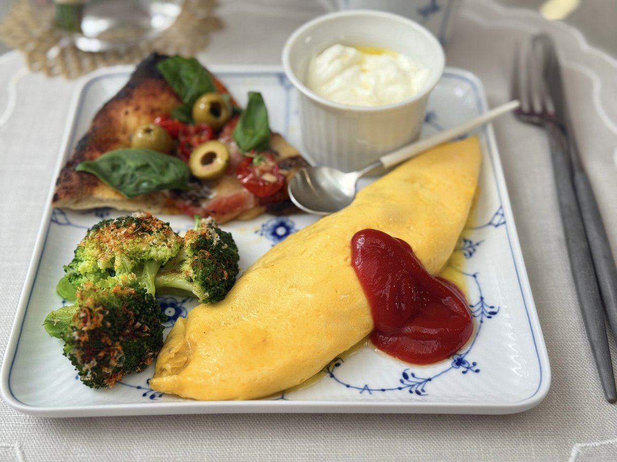 夫の作るオムレツが何度食べても美し美味しすぎて🥹中はトロットロで