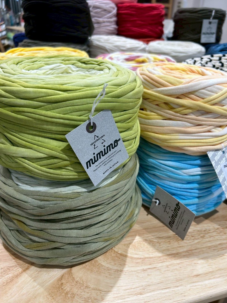 【6/1(日)】

本日、11:00-17:00の営業です☀️

本日よりmimimoさんのPOPUPスタートです！！
カラフルな極太糸は、座布団、鍋敷き、バックなど日常もカラフルにしてくれるアイテム作りに最適🌈✨

ぜひお店にチェックしに来て下さいね☺️