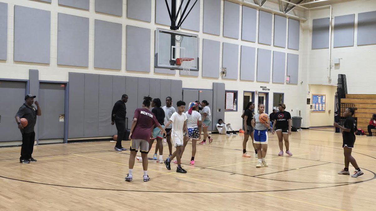 NJ Ladies Hoops (@njladieshoops) on Twitter photo NJ Ladies Hoops "AAU PROGRAM/COACHES OF THE DAY"
Fun visit to <a href="/plainfieldnj/">Plainfield, NJ</a> to check in on the MSU DIAMONDS with COACH MIKE (Prince) & COACH ISH.
A true community boys & girls grassroots program founded by Art Pierson on the boys side in the 90's and Coach Mike been leading NJ Ladies Hoops "AAU PROGRAM/COACHES OF THE DAY"
Fun visit to <a href="/plainfieldnj/">Plainfield, NJ</a> to check in on the MSU DIAMONDS with COACH MIKE (Prince) & COACH ISH.
A true community boys & girls grassroots program founded by Art Pierson on the boys side in the 90's and Coach Mike been leading