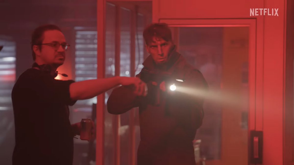 The names of the new characters in 'STRANGER THINGS 5':

- Jake Connelly as Derek Turnbow
- Alex Breaux as Lt. Akers
- Linda Hamilton as Dr. Kay

And YES… Nell Fisher is Holly Wheeler

#StrangerThings5