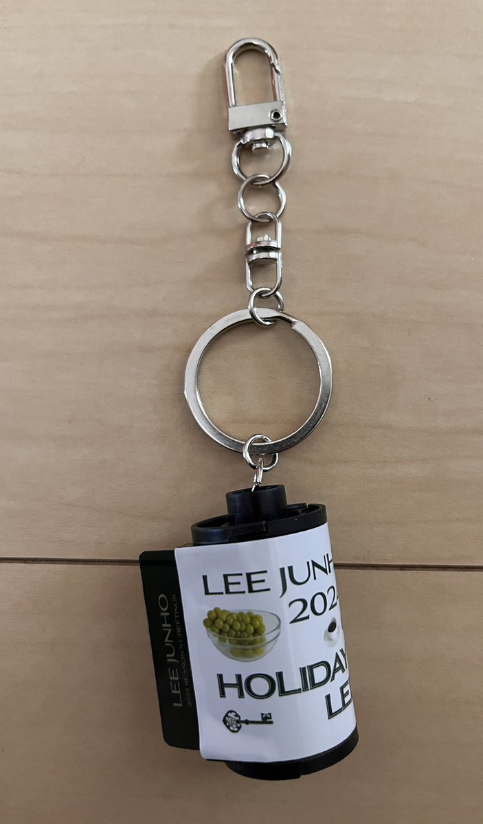 今更ですが
ジュノの昨年のシーグリのこれ
ヒューっと引き出せるのかな
それともただ
フイルムのキーホルダーなのかな🧐
やってみた人いるかなあ
怖くて試せない💦

#イジュノ
#LEEJUNHO