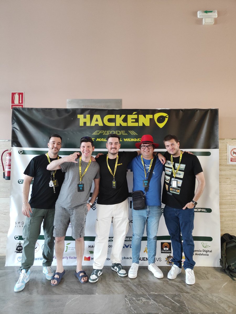 GerardFuguet's tweet image. Nos hackearon con todo su buen aceite @HackyChucky @t0t3kingpad4 @yz9yt @pablogonzalezpe Gracias de todo ♥️!!!
@Hack_en_ #Hackén2025
#BeGoodBeHackers