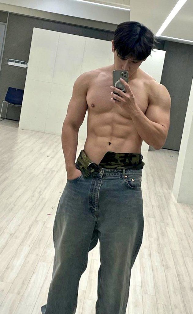 Mssinsanity01's tweet photo. QUEREMOS VER A WONHO EN VIVO Y EN DIRECTO
#WonhoInPeru  🇵🇪
#StayAwakeInPeru
@official__wonho @Highline_Ent
@moveconcertspe @WorkShowsPE @livenationperu @masterliveperu @thehubeventspe  @zafiroLive
@monday_lab @MondayLab_Latam
@studiopav_latam
@Kandavuoficial https://t.co/lUQYB6uD6g