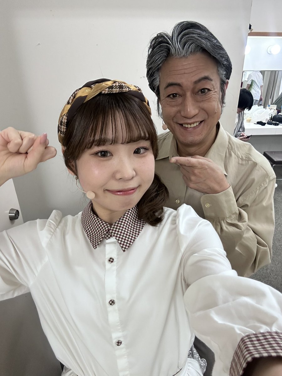 h_m20040210's tweet image. 我が商店街の理事長!
じゅりさんと撮って頂きました✨️
舞台の上では嫌いな存在ですが、笑
本当に心優しくて大好きなんです🥲🩵
大千穐楽!気合い入れて、
オーブンでこんがり焼いたります🕺🥧
#すず鳥2025
