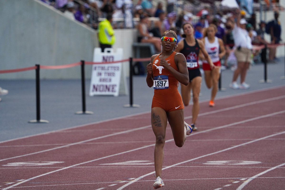 FloTrack (@flotrack) on Twitter photo Light Work ๐ช
Akala Garrett cruises to a win in the 400m hurdles at NCAA DI West First Round, running 54.72 to punch her ticket to Eugene in the event.
<a href="/TexasTFXC/">Texas T&F/XC</a> Light Work ๐ช
Akala Garrett cruises to a win in the 400m hurdles at NCAA DI West First Round, running 54.72 to punch her ticket to Eugene in the event.
<a href="/TexasTFXC/">Texas T&F/XC</a>