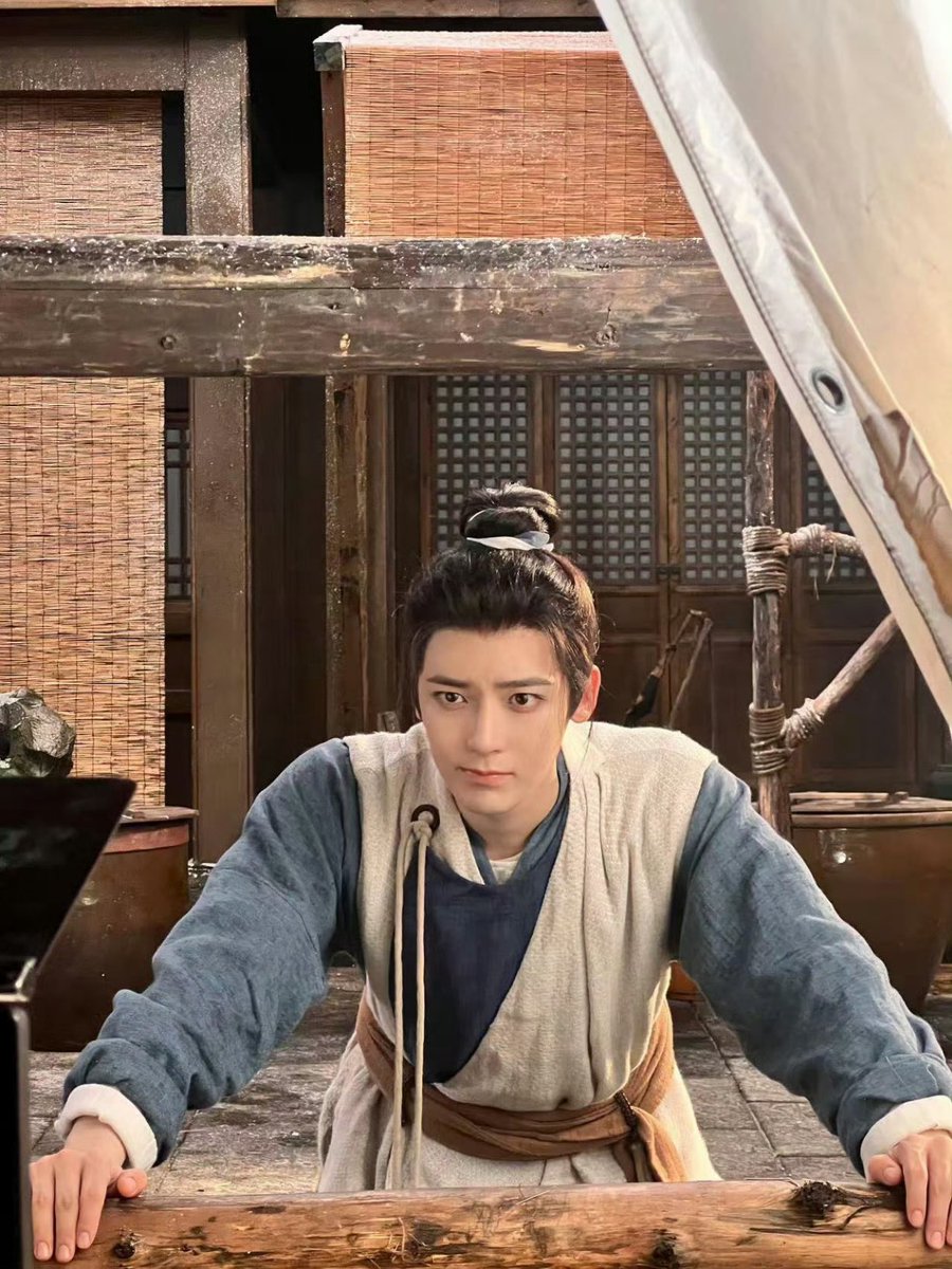 pics from may’s letter (1/4)
#houminghao • #侯明昊