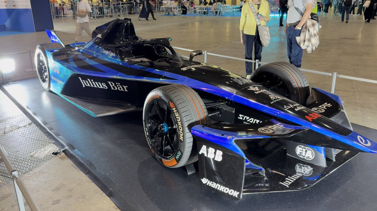 GarageWith's tweet image. 67万円のVIP向けチケットも存在！2年目開催のフォーミュラe 東京公道レースは大失敗に終わったのか？！現地レポートです。
youtu.be/h0iazCC7bM0