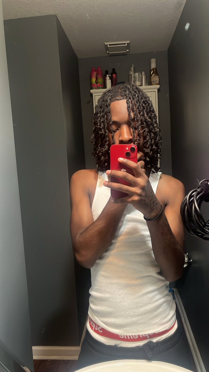 ⛹🏽‍♂️ tweet media